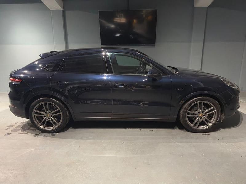 Second-hand Porsche Cayenne 462 CP (339 kW) 2020 Albastru SUV