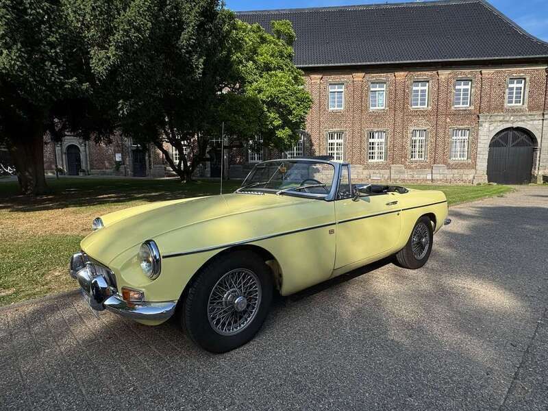 Gelb Gebraucht 1967 MG B Cabrio | 25.000 € - Bild 1/4