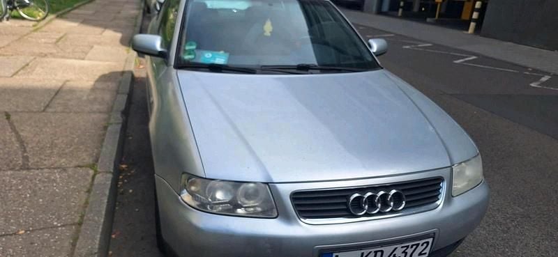 Silber Gebraucht 2003 Audi A3 Limousine | 1.100 € (Superpreis) - Bild 1/4