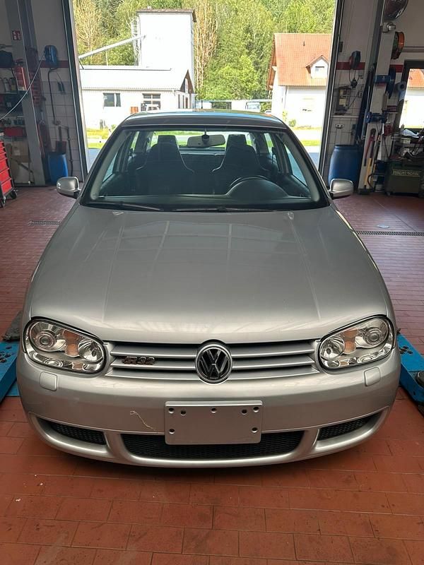Occasion VW Golf IV R 241 ch (177 kW) 2003 Argent Citadine