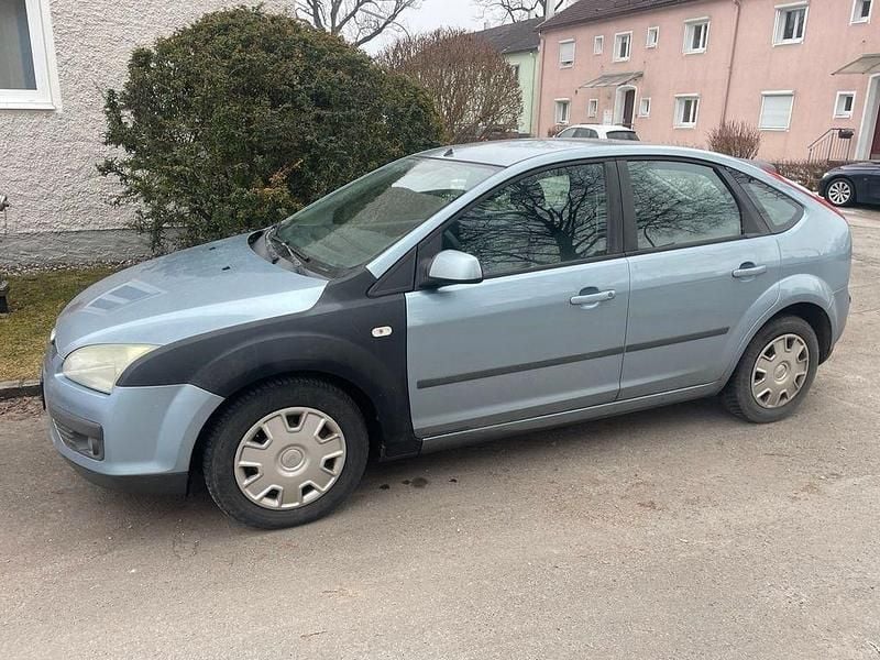 Gebraucht Ford Focus Ambiente 101 PS (74 kW) 2006 Blau Limousine