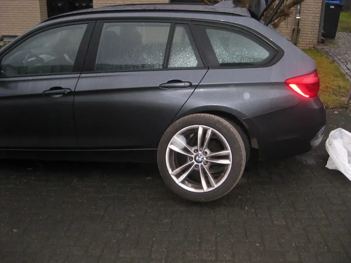 Gebraucht BMW 320 Advantage 190 PS (139 kW) 2018 Andere farben Kombi