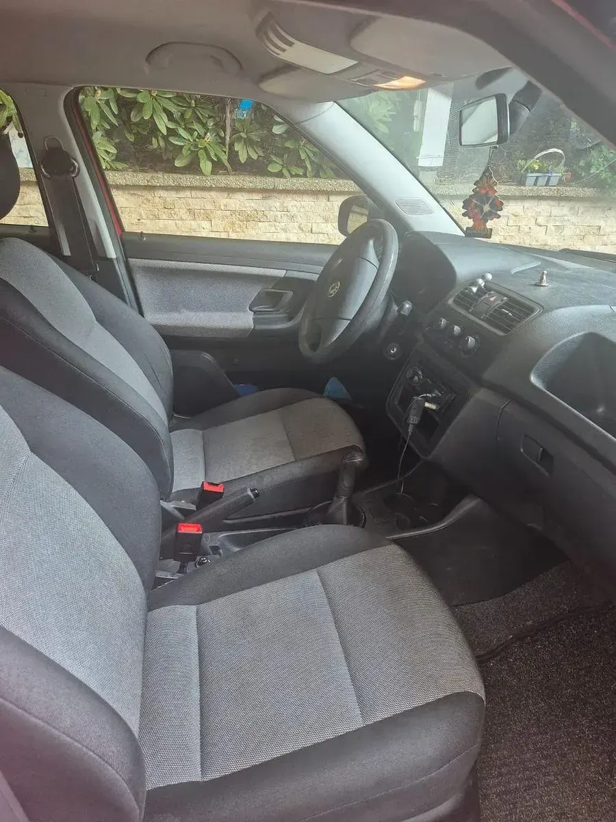 Gebraucht Skoda Fabia Classic 69 PS (50 kW) 2009 Rot Limousine