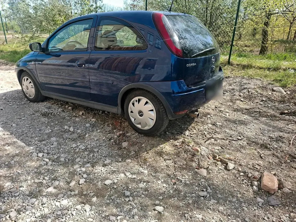 Używany Opel Corsa 75 KM (55 kW) 2004 Niebieski Hatchback
