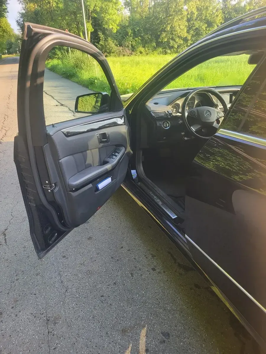 Gebraucht Mercedes E250 204 PS (150 kW) 2012 Schwarz Kombi