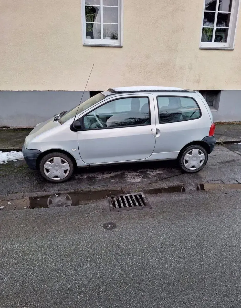 Gebraucht Renault Twingo Authentique 58 PS (42 kW) 2004 Silber Kleinwagen
