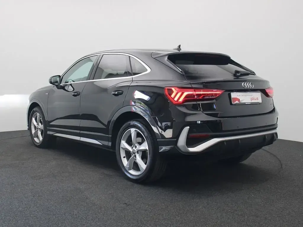 Gebraucht Audi Q3 Sportback S-Line 200 PS (147 kW) 2023 Mythosschwarz metallic SUV