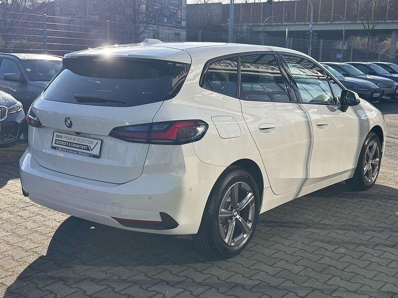 Gebraucht BMW 220 Active Tourer 170 PS (125 kW) 2025 Alpinweiß Van / Kleinbus