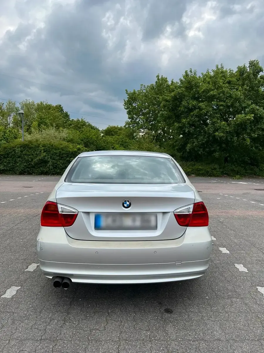 Gebraucht BMW 325 218 PS (160 kW) 2005 Silber Limousine