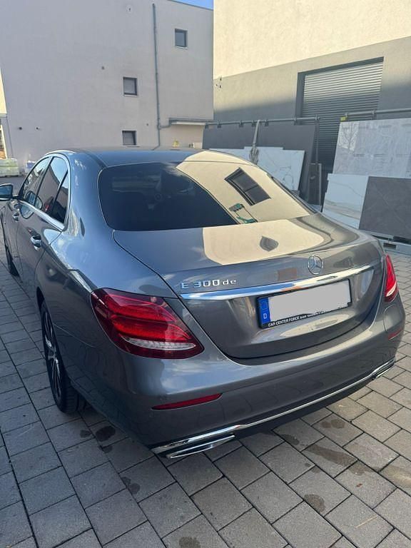 Gebraucht Mercedes E300 194 PS (142 kW) 2020 Grau Limousine