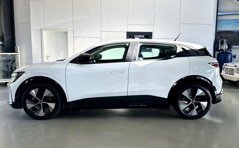 Gebraucht Renault Megane E-Tech Equilibre 96 kW (131 PS) 2022 Gletscherweiss Limousine