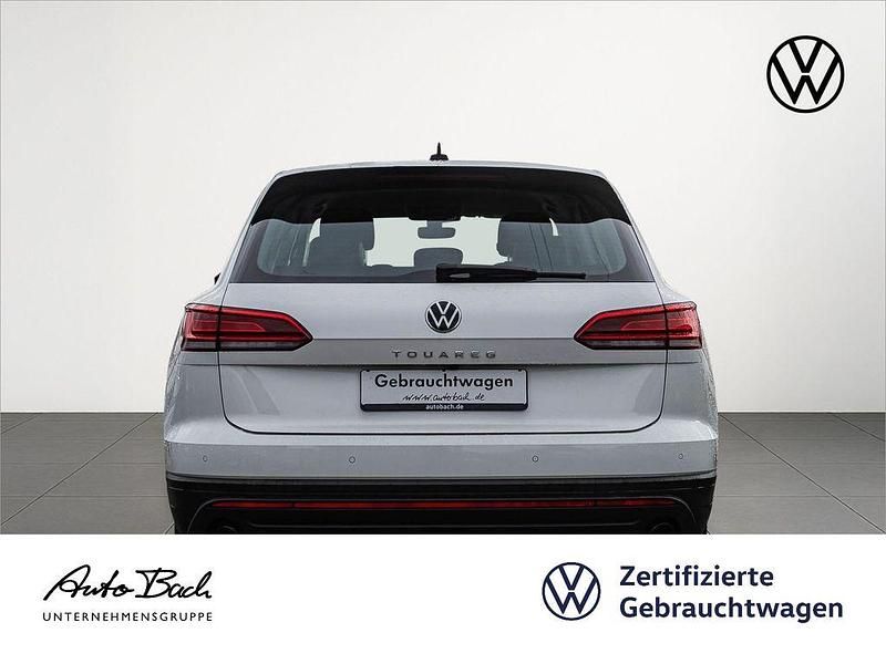 Gebraucht VW Touareg Basis 286 PS (210 kW) 2022 Oryxwhite perlmutteffekt SUV