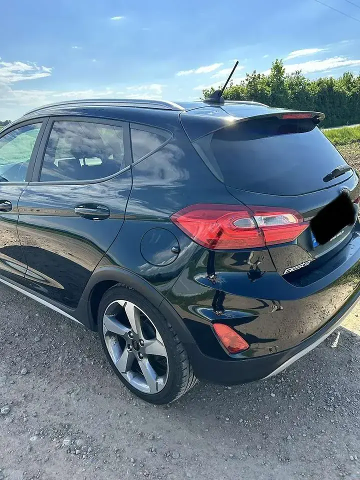 Gebraucht Ford Fiesta Active 101 PS (74 kW) 2018 Schwarz Kleinwagen