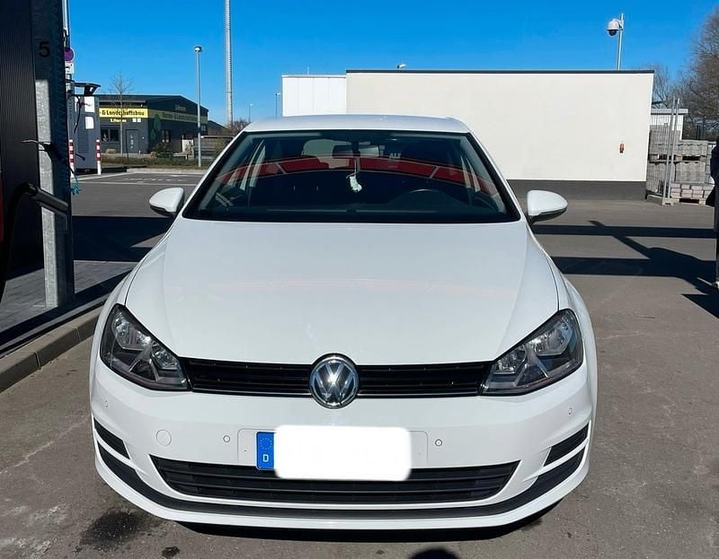 Gebraucht VW Golf VII 84 PS (61 kW) 2016 Weiß Limousine