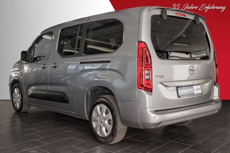 Gebraucht Opel Combo Life Elegance 131 PS (96 kW) 2021 Kontrast grau/quarz silber Van / Kleinbus