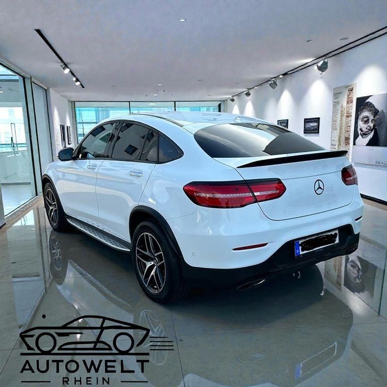 Gebraucht Mercedes GLC250 AMG 211 PS (155 kW) 2019 Weiß Coupé