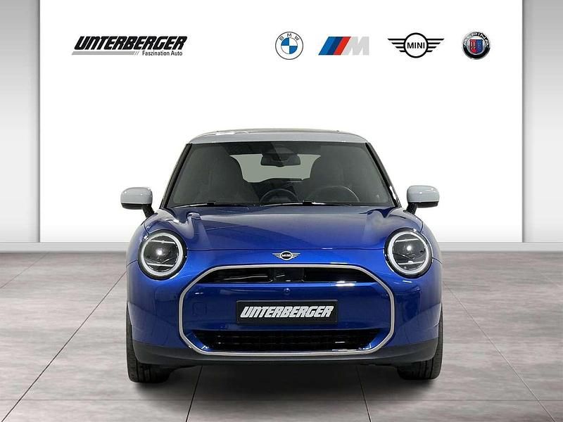 Gebraucht Mini Cooper Favoured 135 kW (184 PS) 2024 Blazing blue Kleinwagen