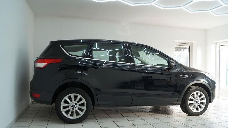 Gebraucht Ford Kuga Titanium 150 PS (110 kW) 2015 Schwarz SUV