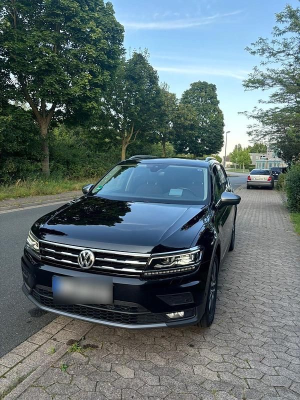 Gebraucht VW Tiguan 190 PS (139 kW) 2021 Schwarz SUV