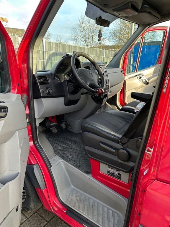Rot Gebraucht 2014 Mercedes Sprinter Van | 15.500 € (Teuer) - Bild 1/4