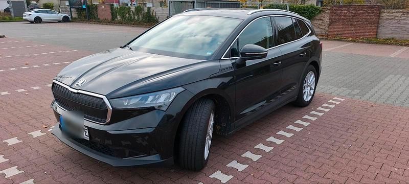 Schwarz Gebraucht 2022 Skoda Enyaq iV SUV | 28.500 € (Fairer Preis) - Bild 1/4