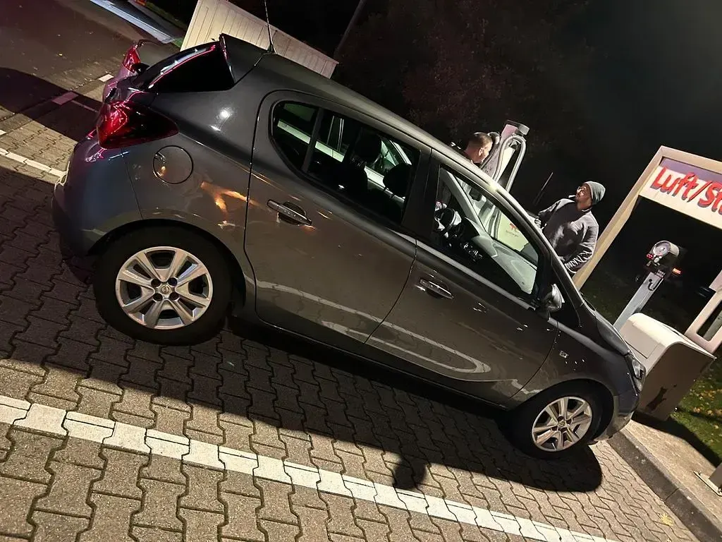 Gebraucht Opel Corsa Color Edition 90 PS (66 kW) 2015 Grau Kleinwagen