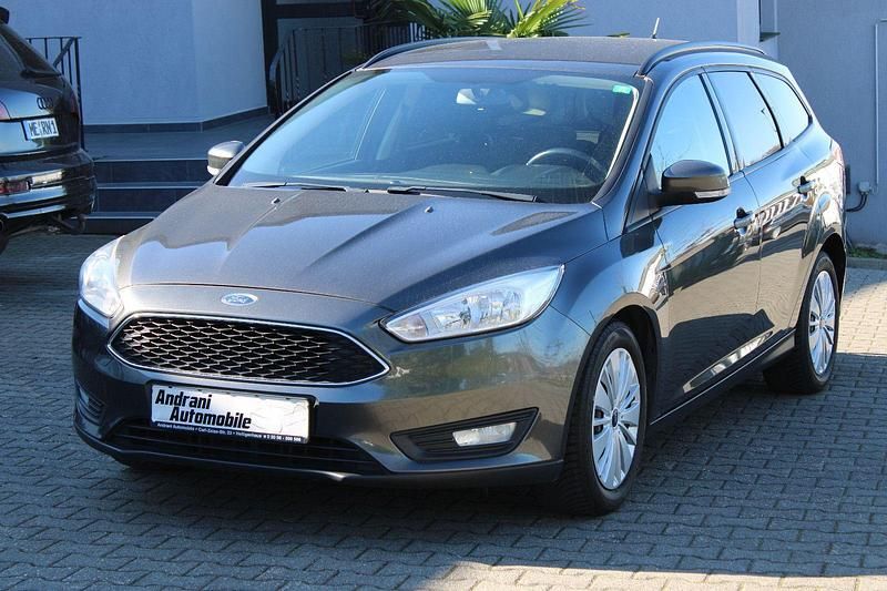 Gebraucht Ford Focus 125 PS (91 kW) 2018 Grau Kombi