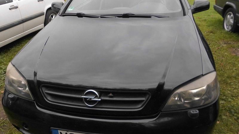 Schwarz Gebraucht 2001 Opel Astra Cabriolet Cabrio | 1.100 € (Guter Preis) - Bild 1/4