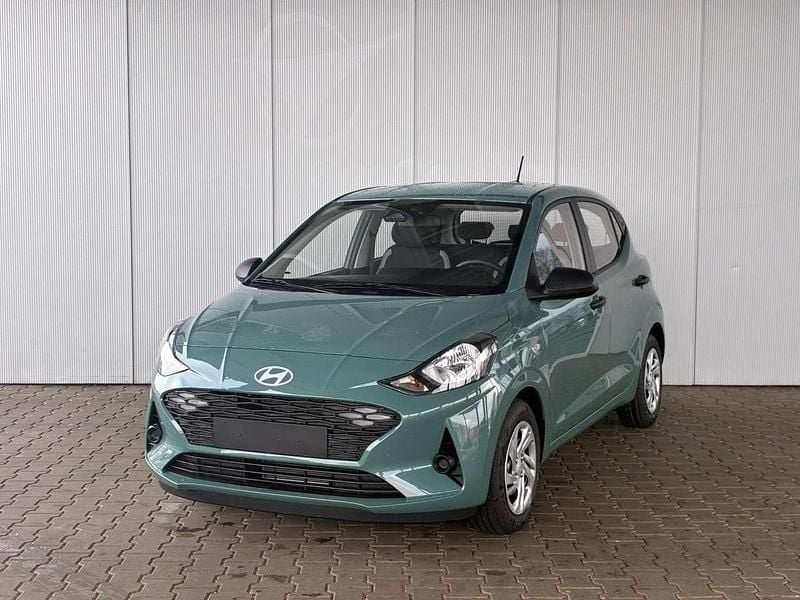 Neu Hyundai i10 63 PS (46 kW) 2026 Mangrove green Kleinwagen