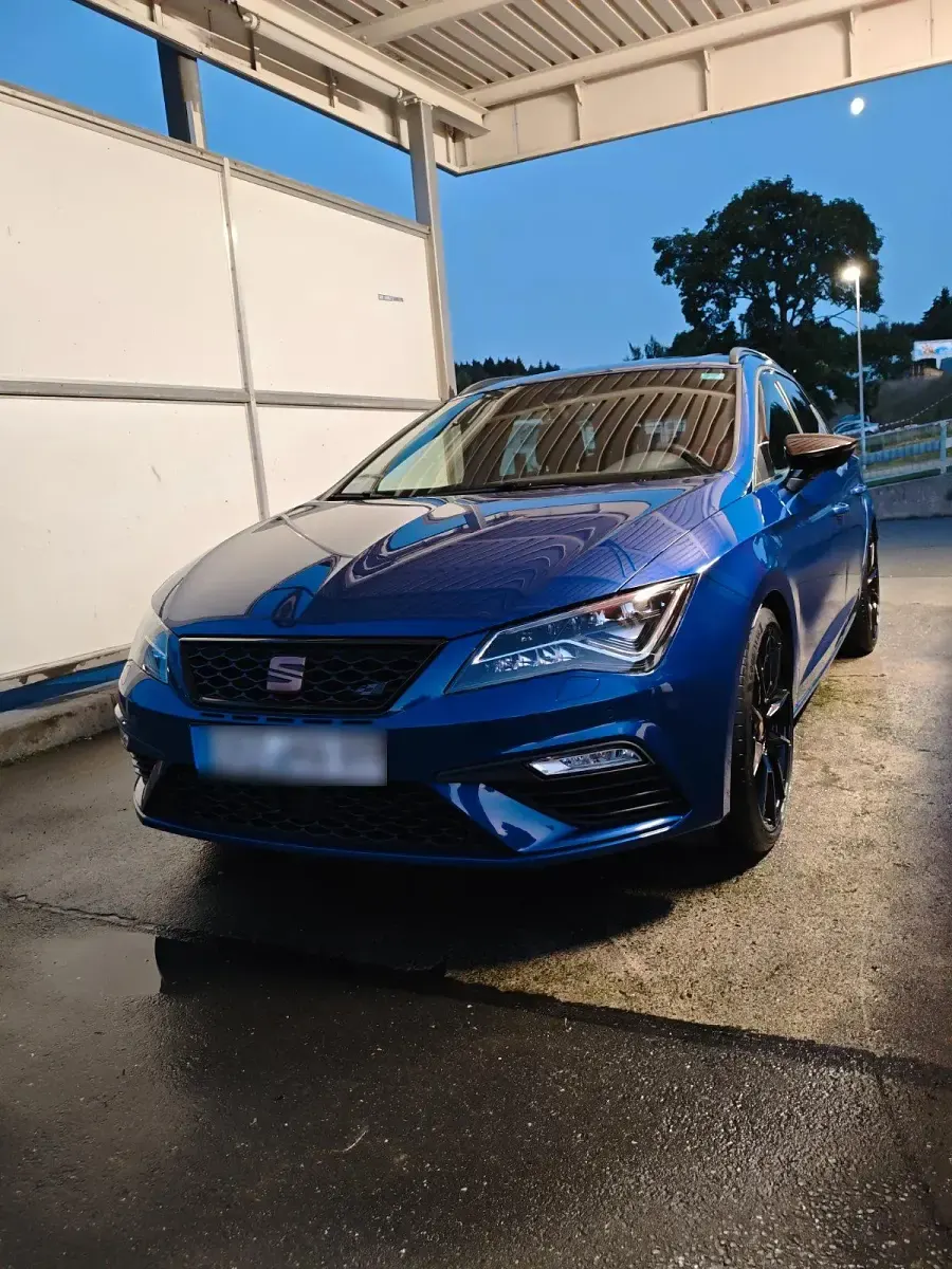 Gebraucht Cupra Leon 300 PS (220 kW) 2019 Blau Kombi