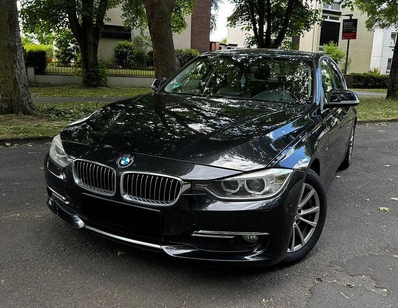 Black sapphire metallic Gebraucht 2012 BMW 320 Efficient Dynamics Limousine | 8.790 € (Guter Preis) - Bild 1/4