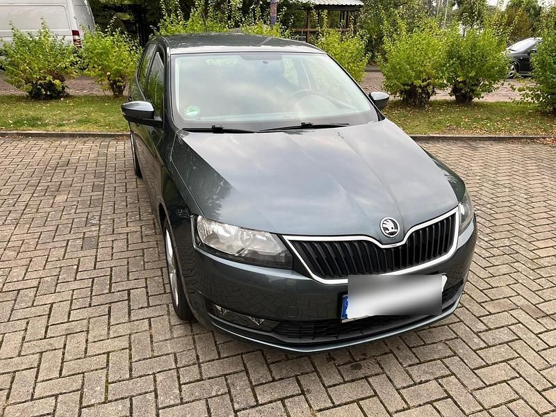 Grau Gebraucht 2019 Skoda Rapid Kombi | 5.998 € (Guter Preis) - Bild 1/4