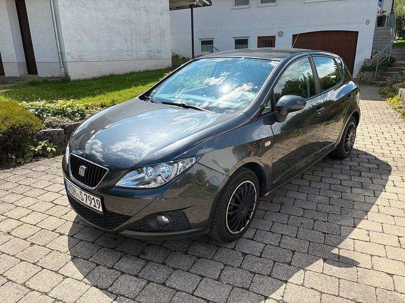 Grau Gebraucht 2008 Seat Ibiza Stylance Limousine | 3.850 € (Teuer) - Bild 1/4