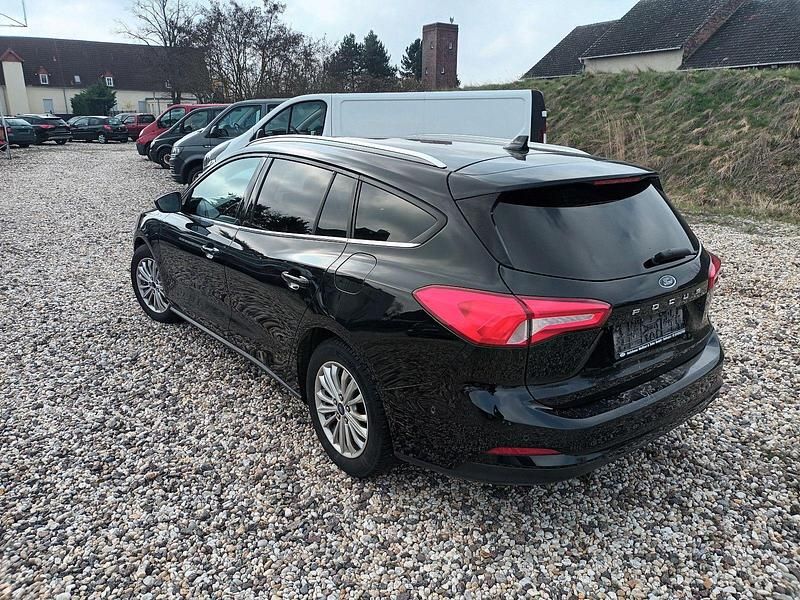 Gebraucht Ford Focus Titanium 150 PS (110 kW) 2020 Schwarz Kombi