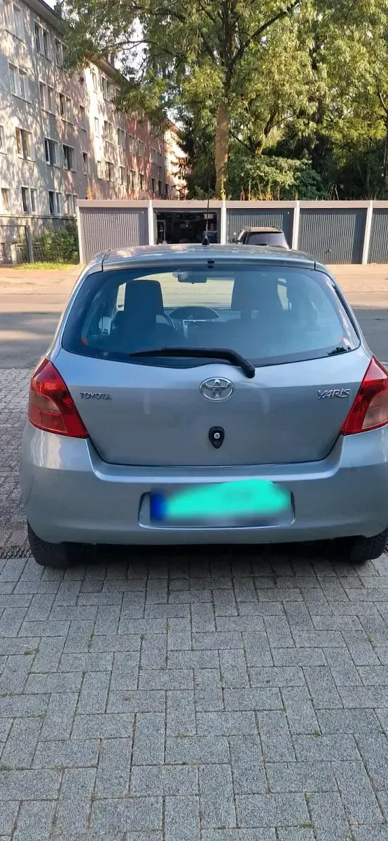 Gebraucht Toyota Yaris 87 PS (63 kW) 2007 Grau Kleinwagen