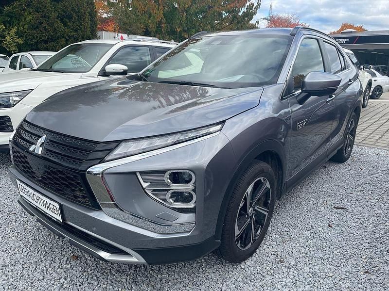 Grau Gebraucht 2021 Mitsubishi Eclipse Cross Intro Edition SUV | 22.990 € (Fairer Preis) - Bild 1/4