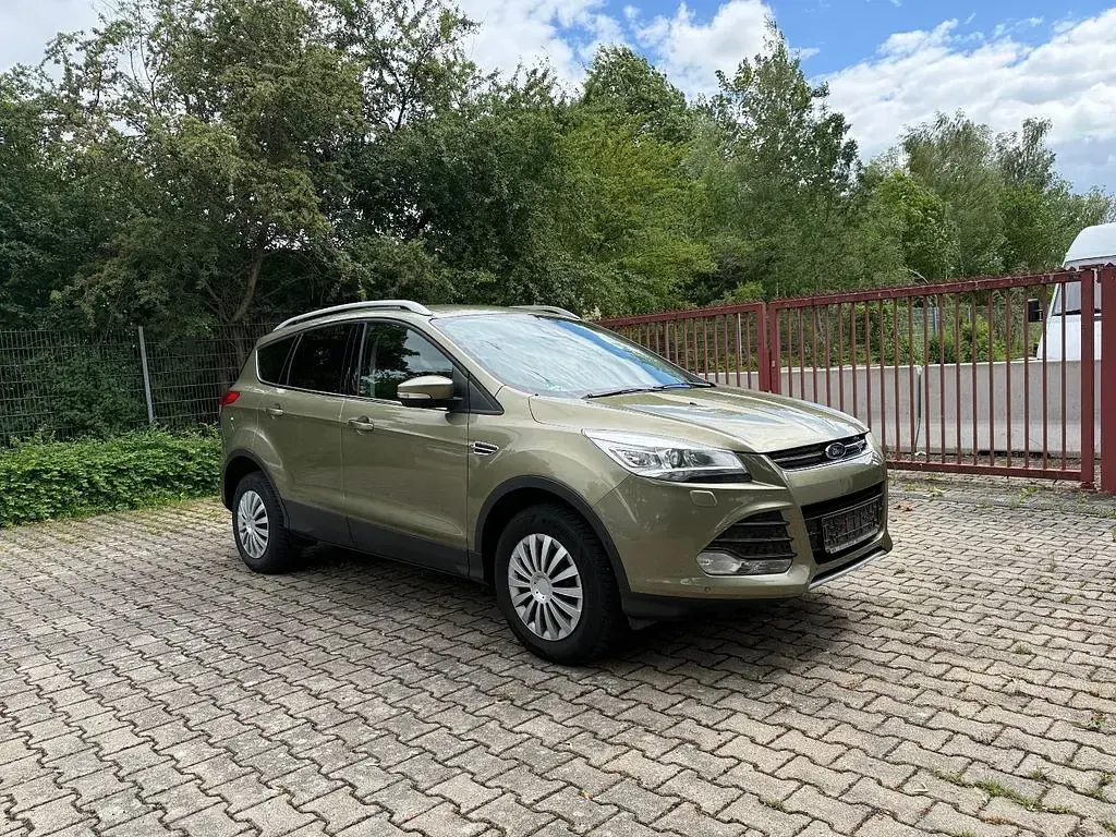 Gebraucht Ford Kuga Titanium 182 PS (133 kW) 2014 Ginger ale metallic SUV