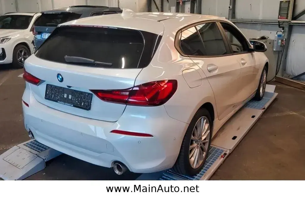 Gebraucht BMW 118 Performance 150 PS (110 kW) 2023 Weiß Limousine
