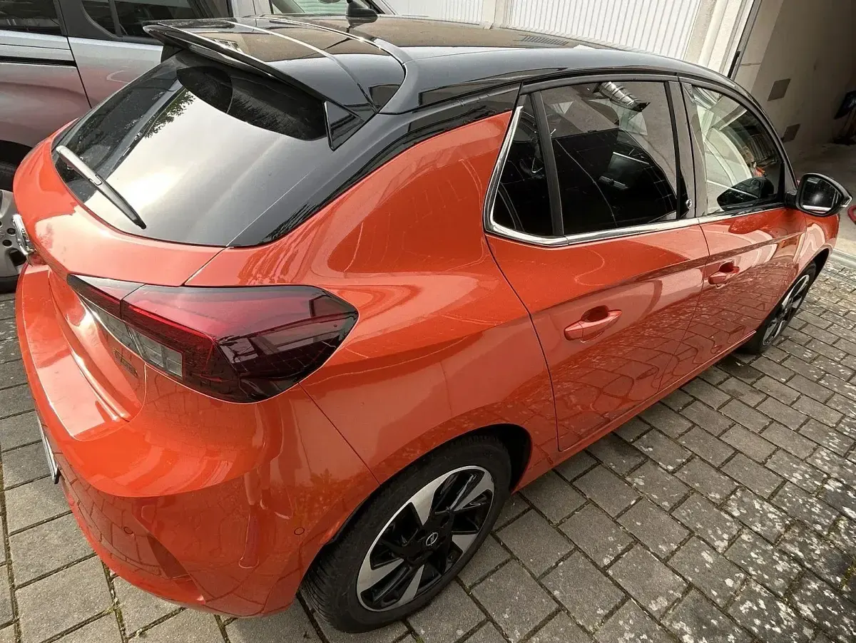 Usata Opel Corsa-e GS Line 100 kW (136 CV) 2022 Arancione Utilitaria
