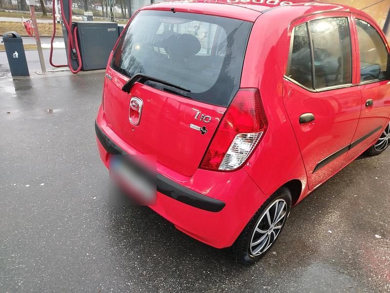 Gebraucht Hyundai i10 67 PS (49 kW) 2009 Rot Kleinwagen