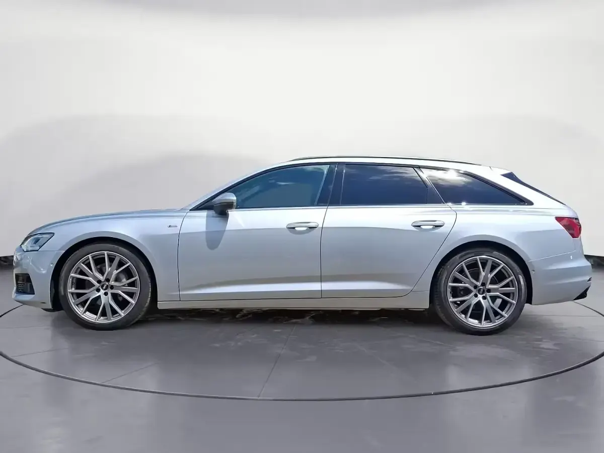 Gebraucht Audi A6 Business 204 PS (150 kW) 2023 Silber Kombi