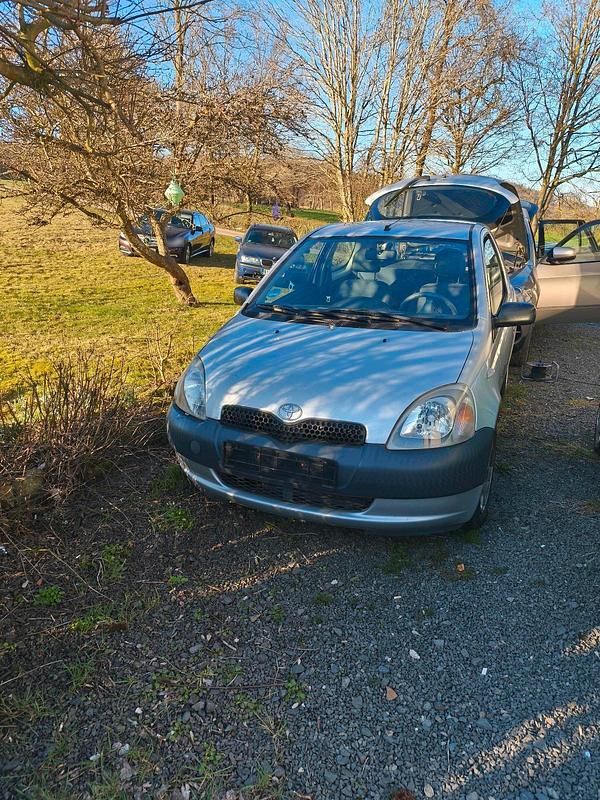 Gebraucht Toyota Yaris 65 PS (47 kW) 2002 Grau Kleinwagen