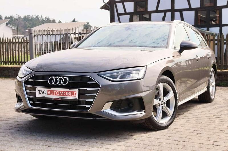 Używany Audi A4 Advanced 163 KM (119 kW) 2021 Szary Kombi