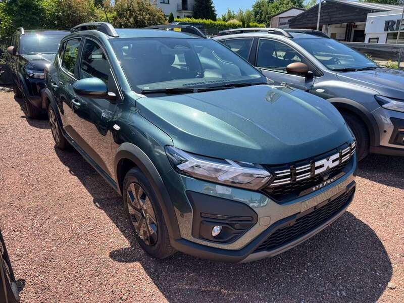Neu Dacia Sandero Expression 91 PS (66 kW) 2025 Zeder grün Kleinwagen