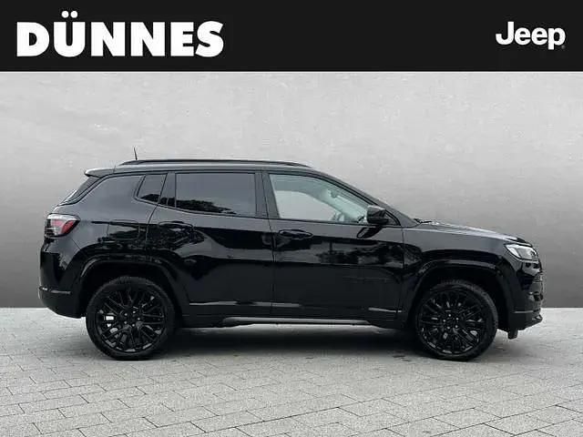 Second-hand Jeep Compass 241 CP (177 kW) 2022 Negru SUV