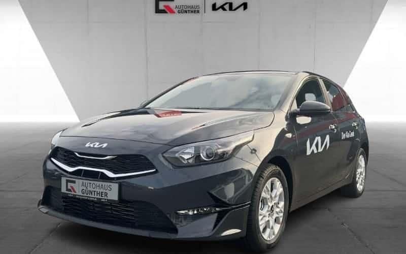 Schwarz Gebraucht 2024 Kia Ceed Vision Limousine | 23.990 € (Fairer Preis) - Bild 1/4