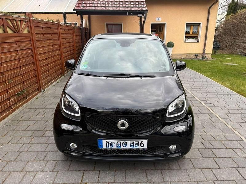 Gebraucht Smart ForFour Basis 90 PS (66 kW) 2016 Schwarz Kleinwagen
