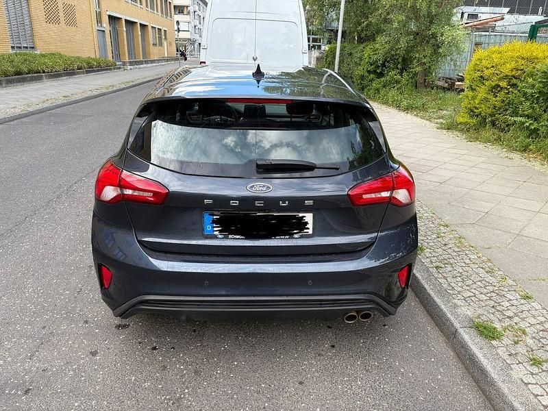 Gebraucht Ford Focus ST-Line 125 PS (91 kW) 2020 Blau Limousine
