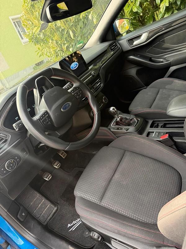 Gebraucht Ford Focus ST-Line X 155 PS (114 kW) 2020 Blau Kombi