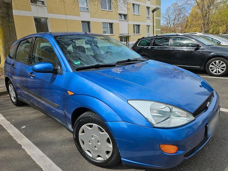 Używany Ford Focus 102 KM (75 kW) 1999 Niebieski Hatchback